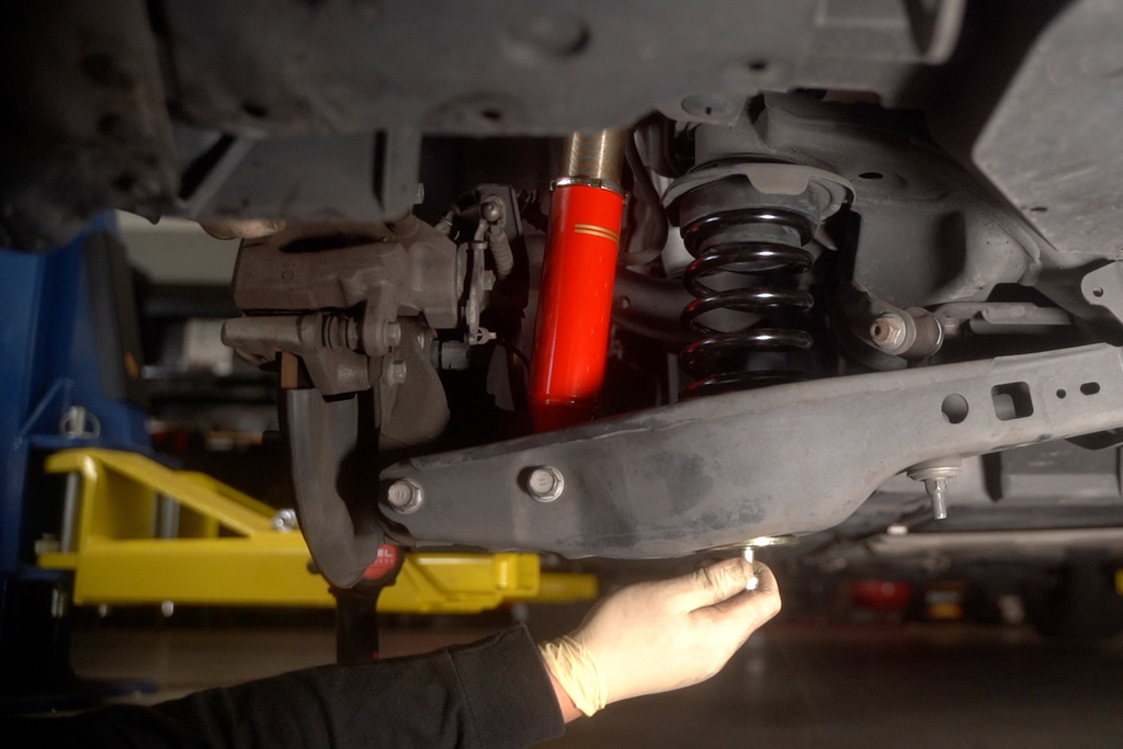 Divorced rear suspension install